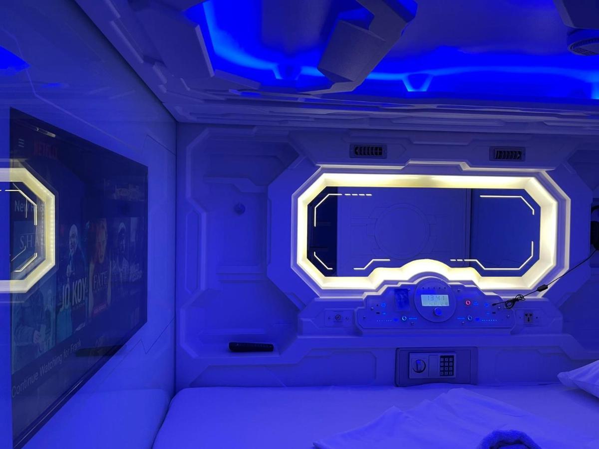 Bmax Spacepods มักตัน ภายนอก รูปภาพ