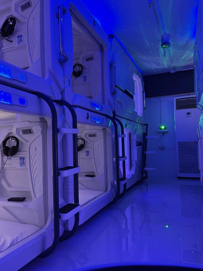 Bmax Spacepods มักตัน ภายนอก รูปภาพ