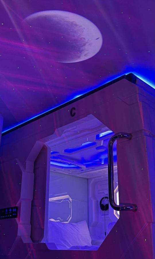 Bmax Spacepods Sleep In Space - 4Mins From Mactan Airport มักตัน ภายนอก รูปภาพ