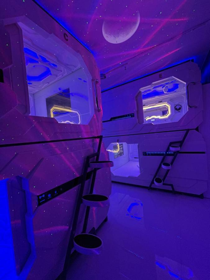 Bmax Spacepods Sleep In Space - 4Mins From Mactan Airport มักตัน ภายนอก รูปภาพ